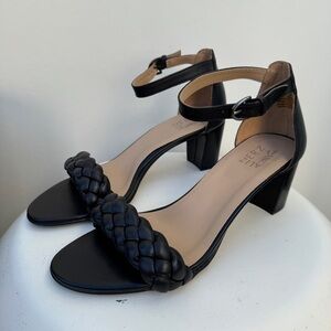 Naturalizer Black Leather Ankle Strap Heeled Sandals Size 9